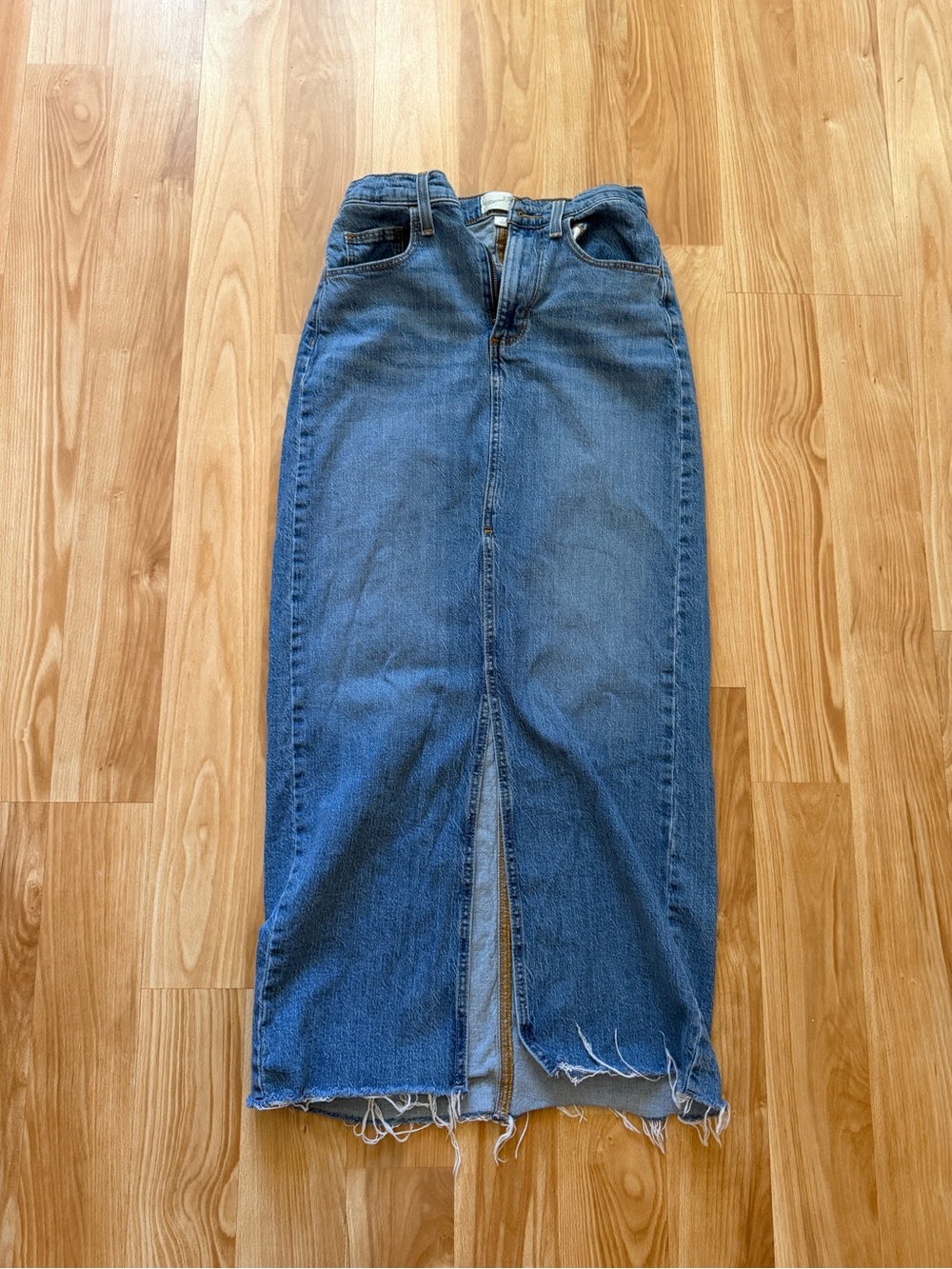 Universal Thread Women's Size 2 High Waisted Denim Long Maxi Skirt